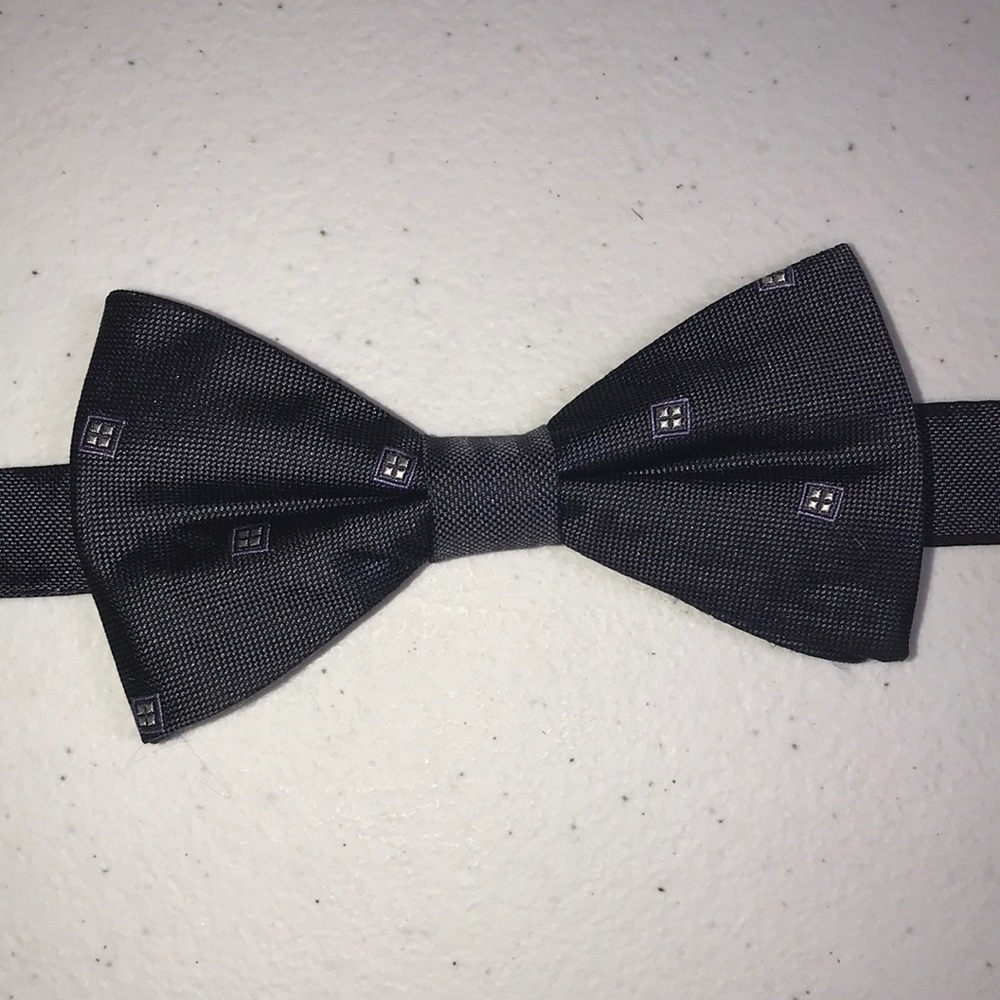 Van Heusen, Bow Tie, Like New, %100 Silk